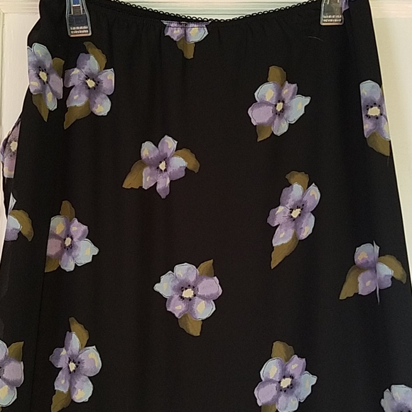 Kathy Ireland Floral skirt Size Small - Picture 5 of 7